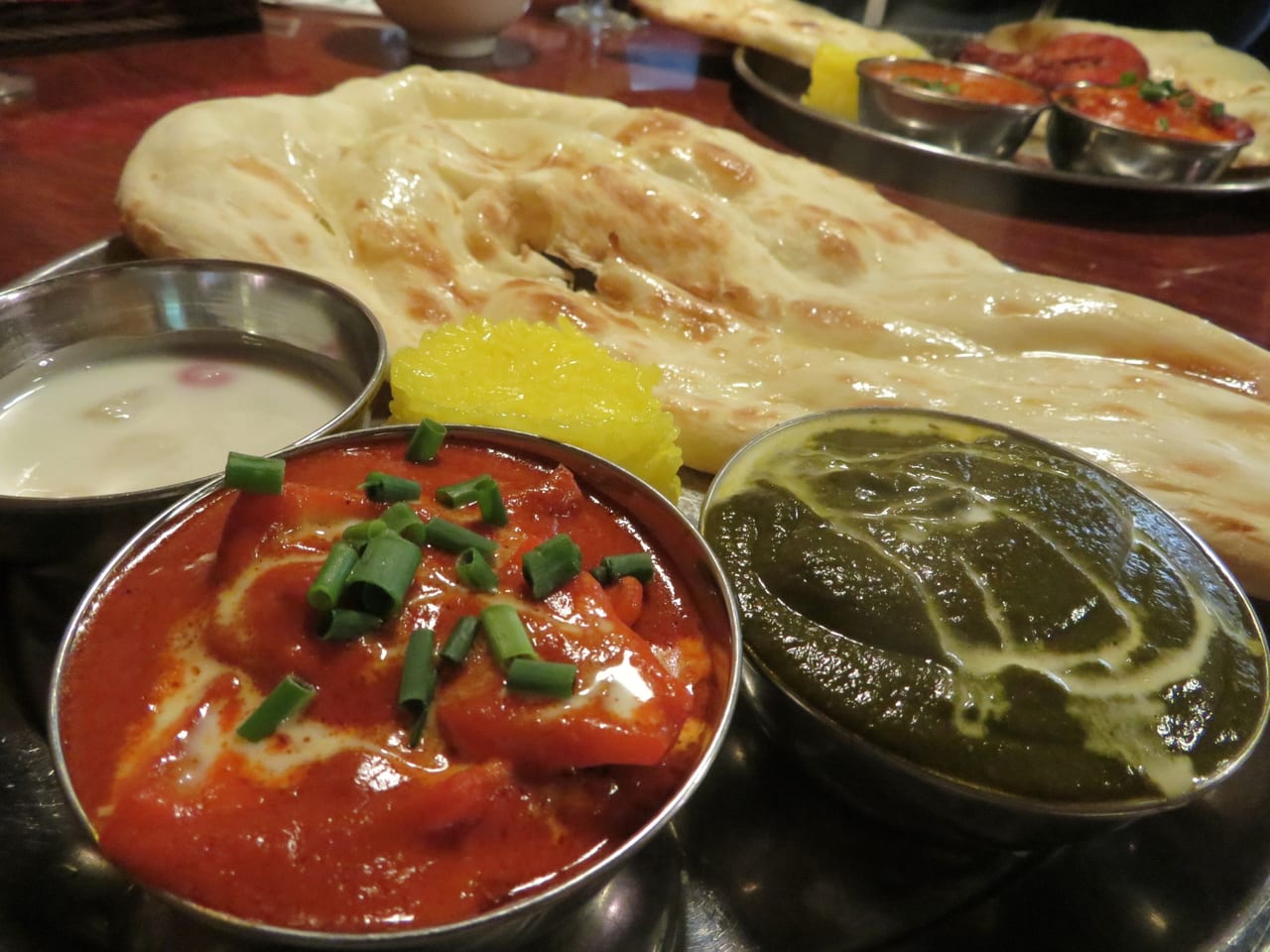ナン食べ放題のランチが人気のインドネパール料理店ハッピー
