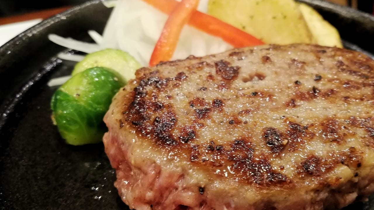 お箸で食べられるとろけるハンバーグが人気のグリルフクヨシ平塚店