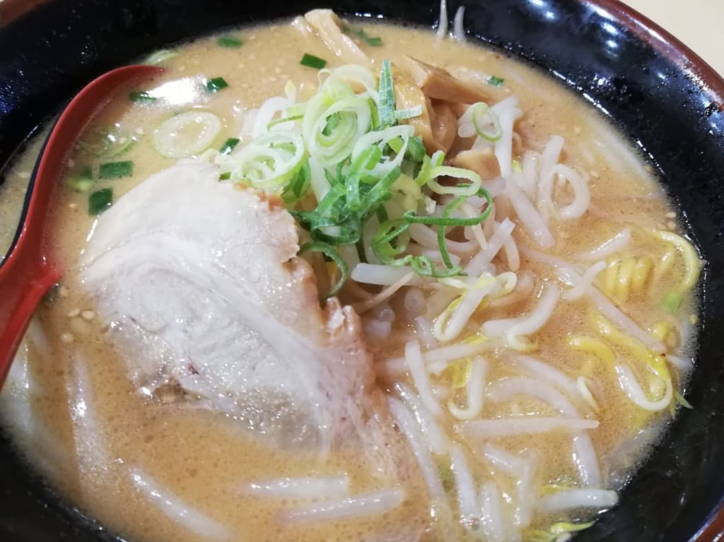 あっさりとこってり 両方の味噌ラーメンを食べられる「北海道ラーメン 麺処うたり」