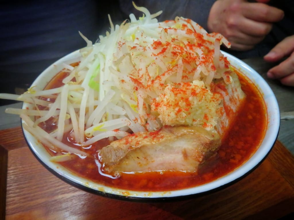 マンモスラーメンで人気の「泪橋」が宝町に移転！相変わらずの人気です！