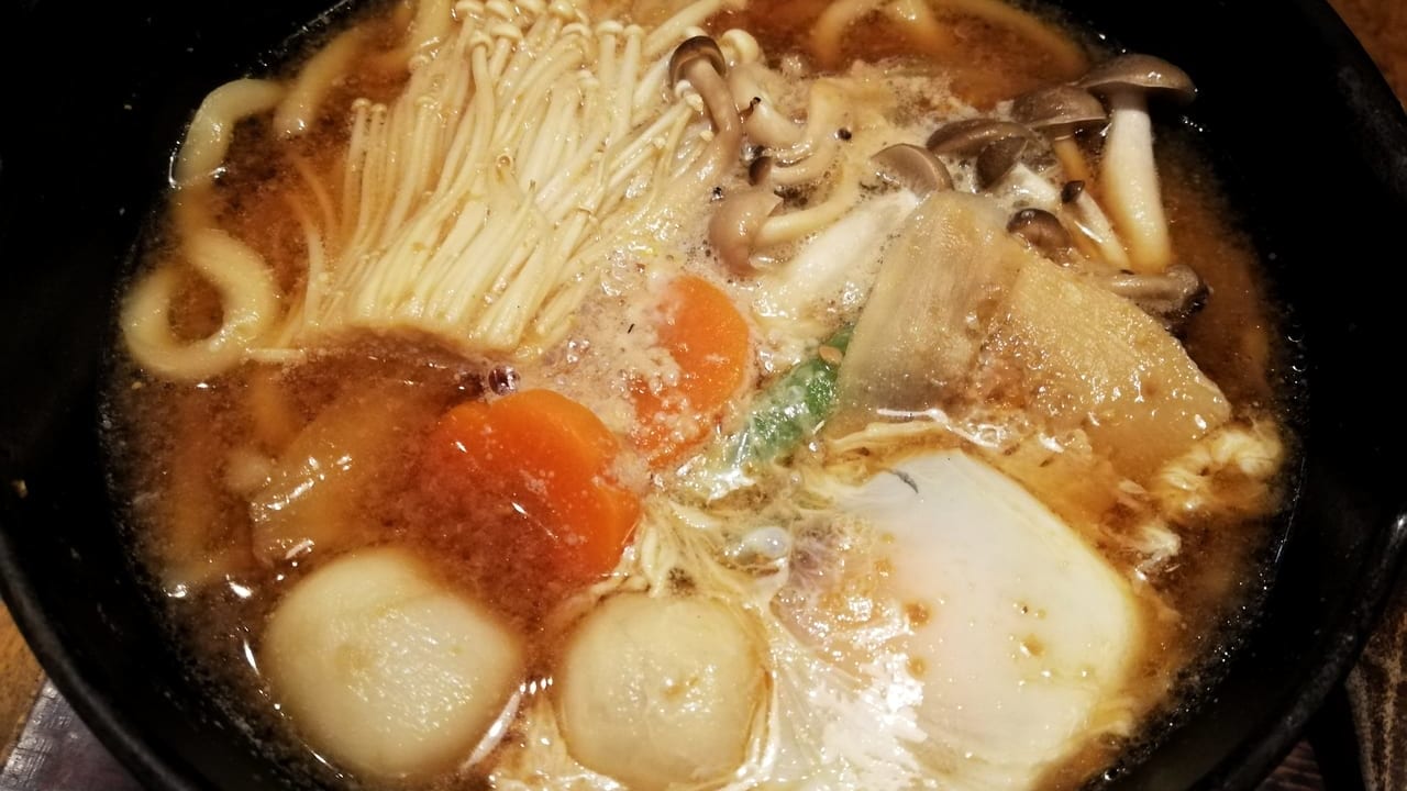 名古屋名物、味噌煮込みうどんも食べられる「そば処名古屋」