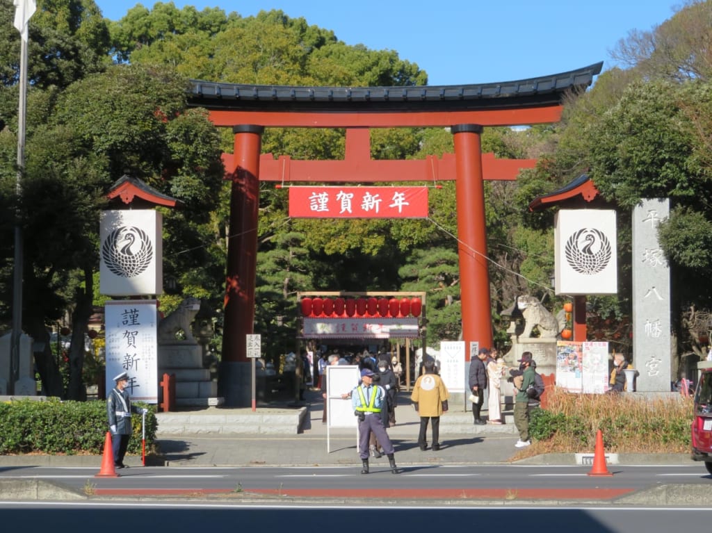 平塚八幡宮 今年の初詣は参拝客が少なく、感染予防に配慮してのお参りとなっています。