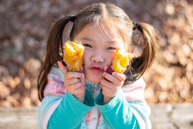 11月28日（日）に吉沢公民館で「吉沢で自然遊びと焼き芋づくり」が開催されます！