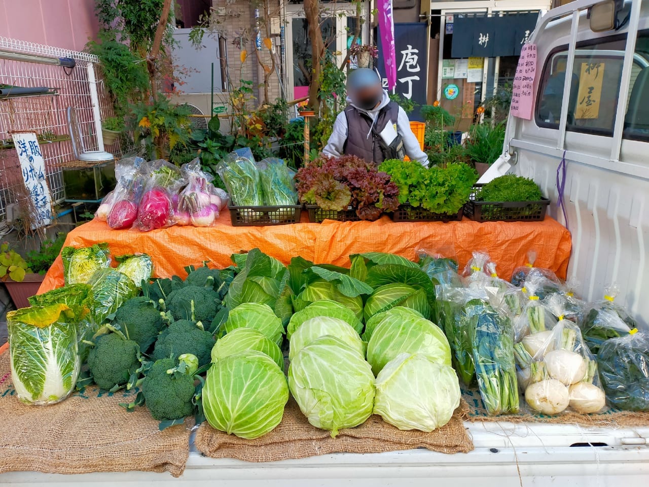北金目で農薬未使用・有機質肥料使用の身体に優しい・身体が喜ぶ野菜を栽培している「よかんべ～」さんの移動販売が人気です！