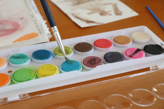 日本画家がバラの描き方を伝授！「市民プラザで絵画教室」が10月4日（水）にひらつか市民プラザで開催されます！
