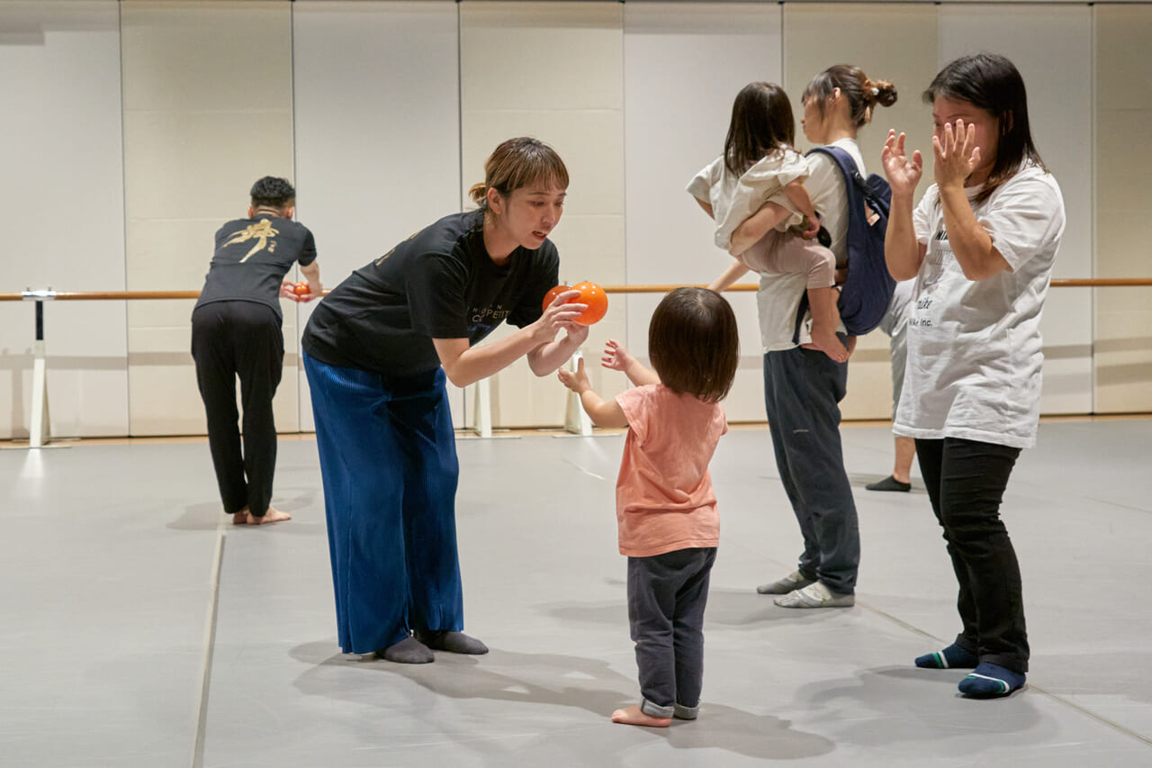 ひらしん平塚文化芸術ホール親子でダンス体験