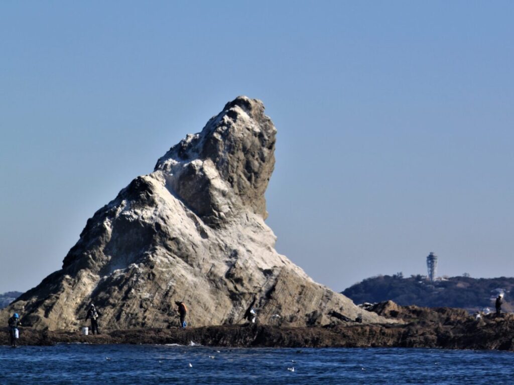 烏帽子岩