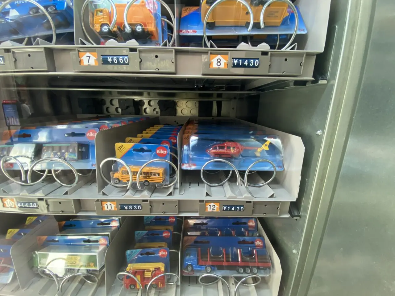 ミニカー自販機