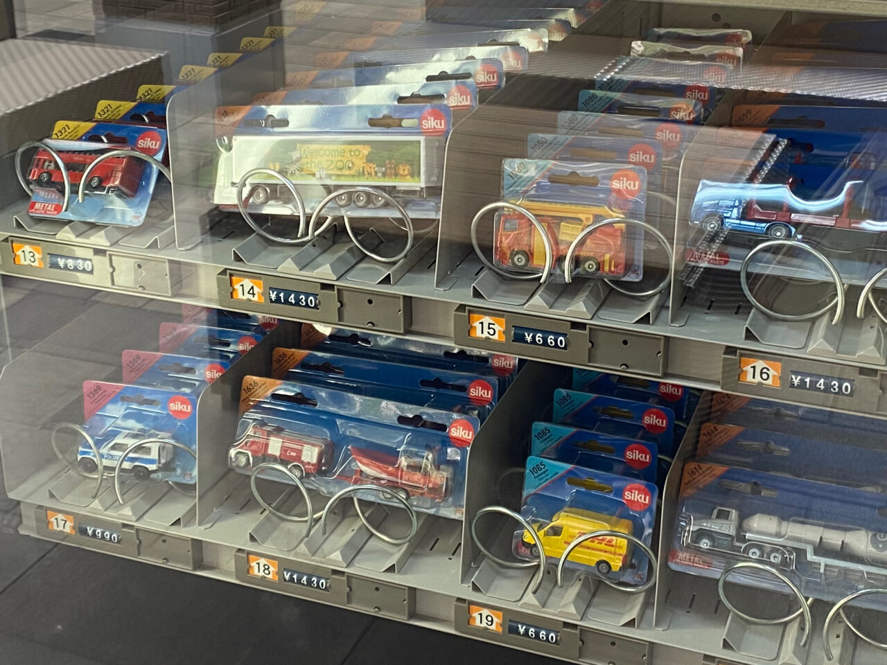 ミニカー自販機